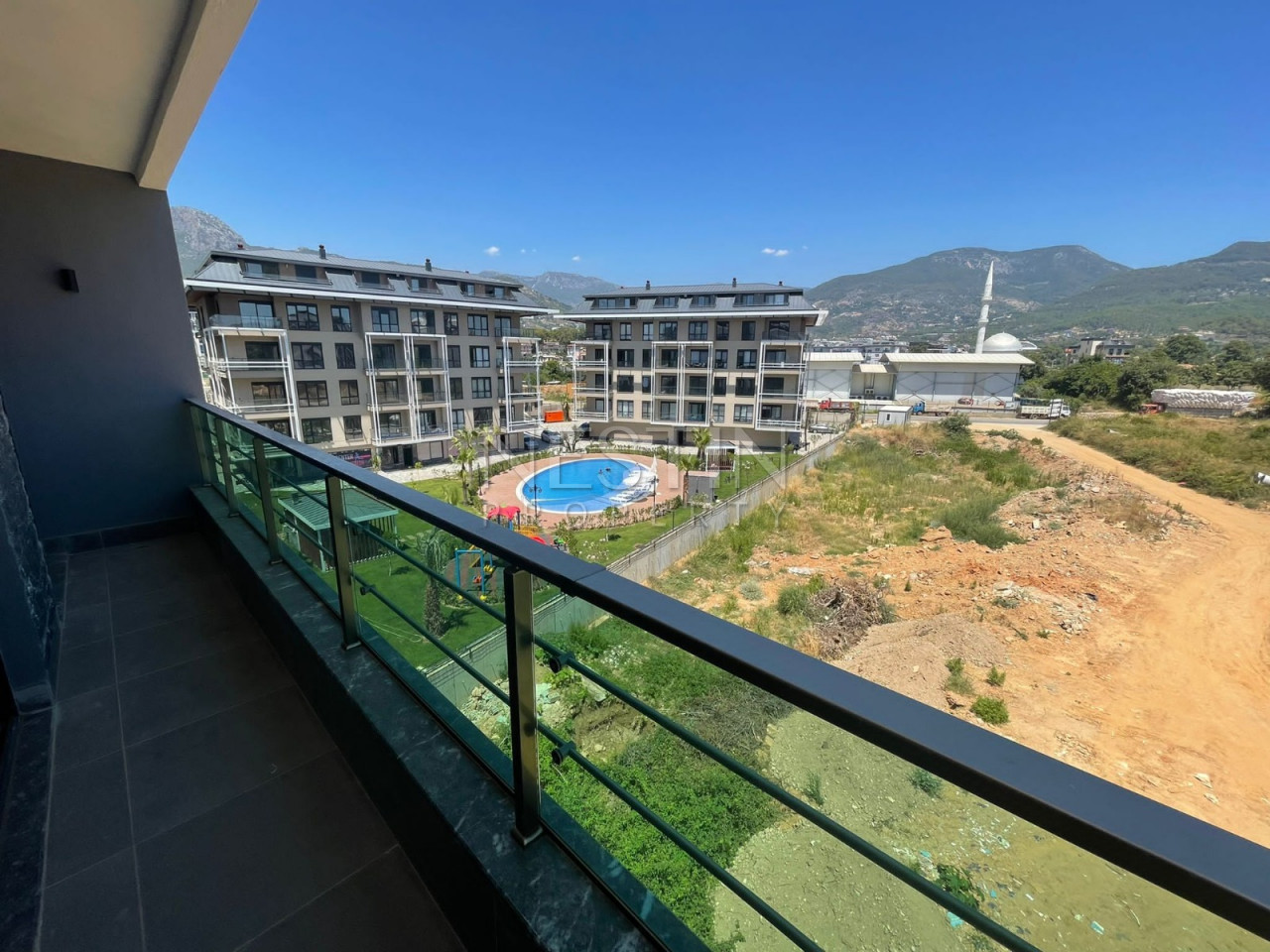 Квартира 3+1 с отдельной кухней в комплексе района верхней Обы фото 28