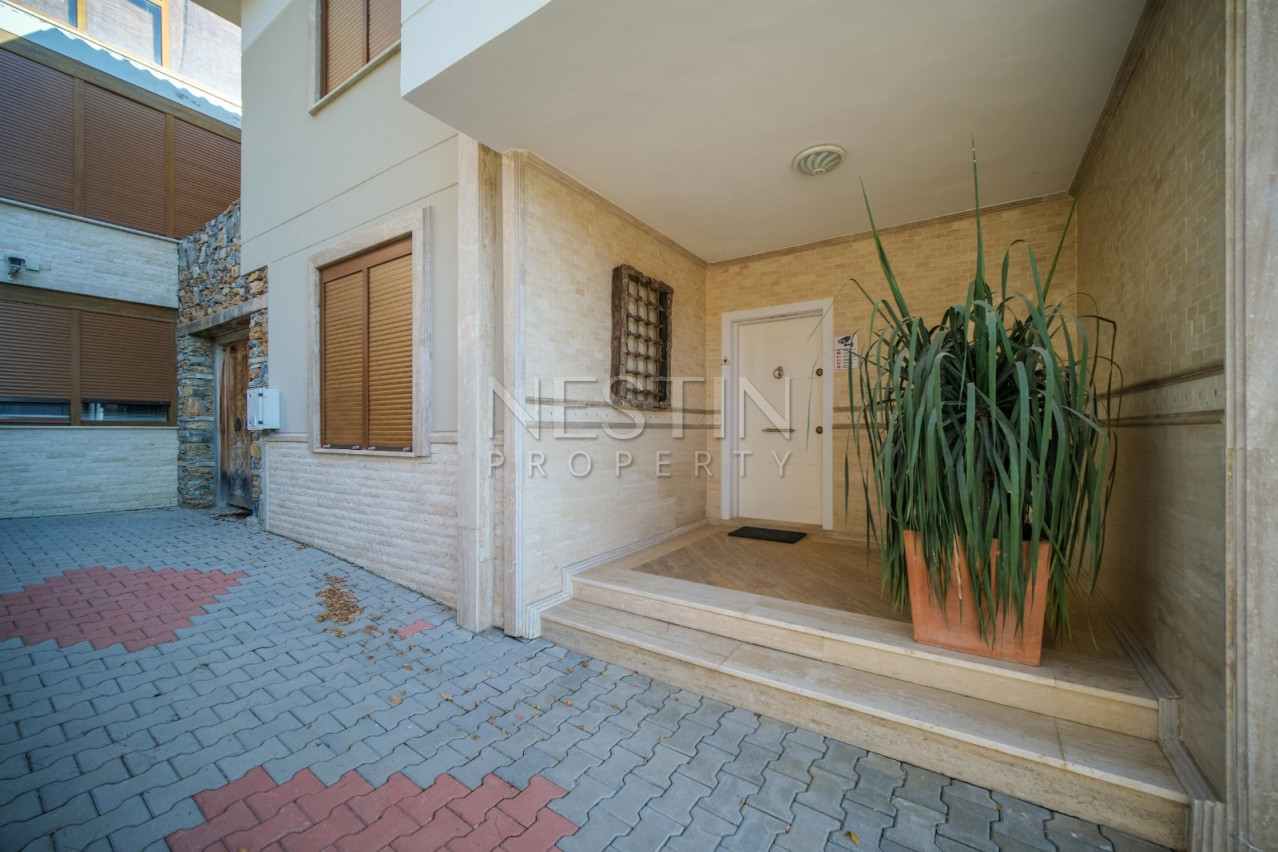 Просторная вилла 4+1 с прекрасными видовыми характеристиками в районе Бекташ в городе Аланья фото 7