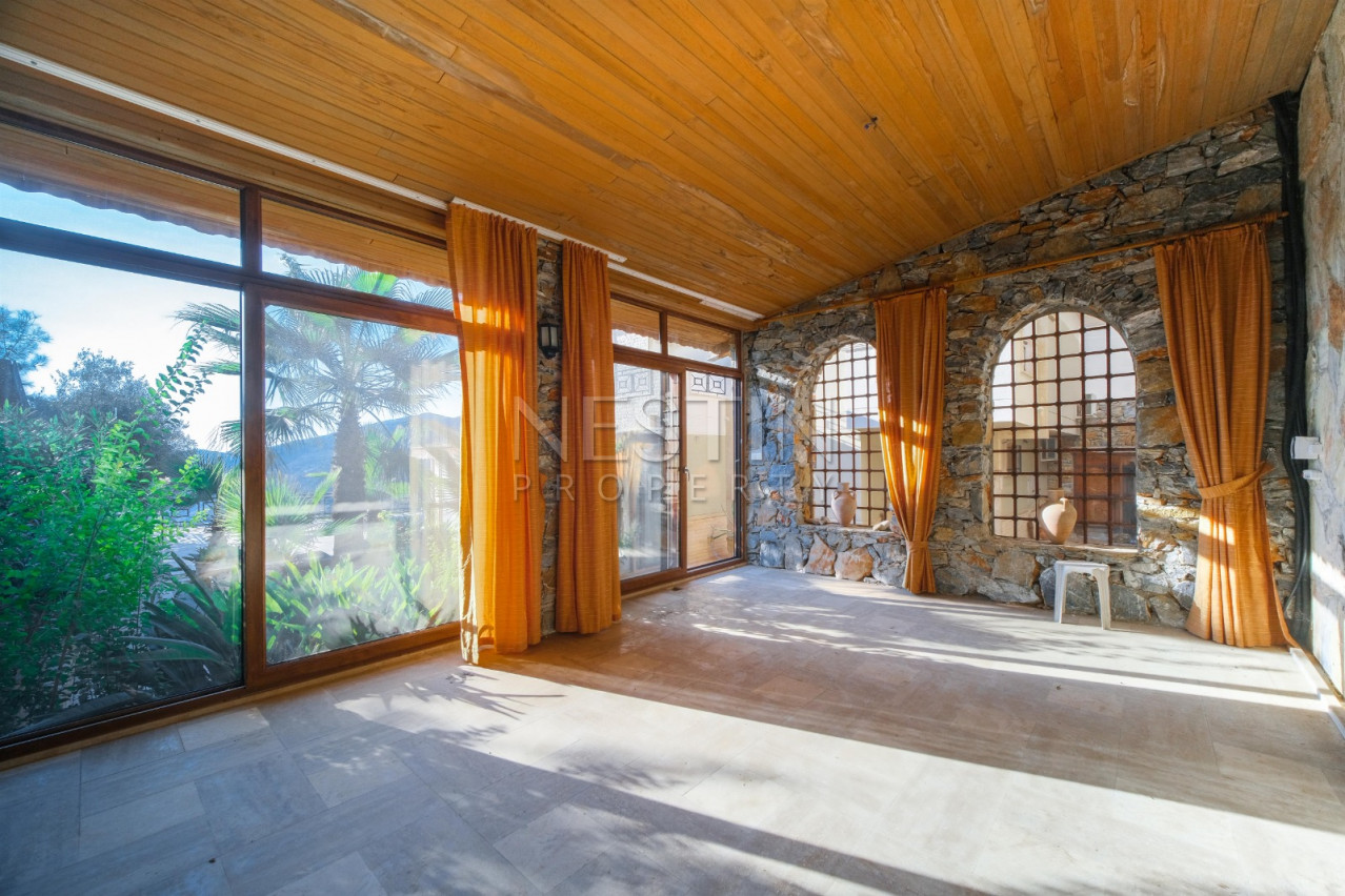 Просторная вилла 4+1 с прекрасными видовыми характеристиками в районе Бекташ в городе Аланья фото 21