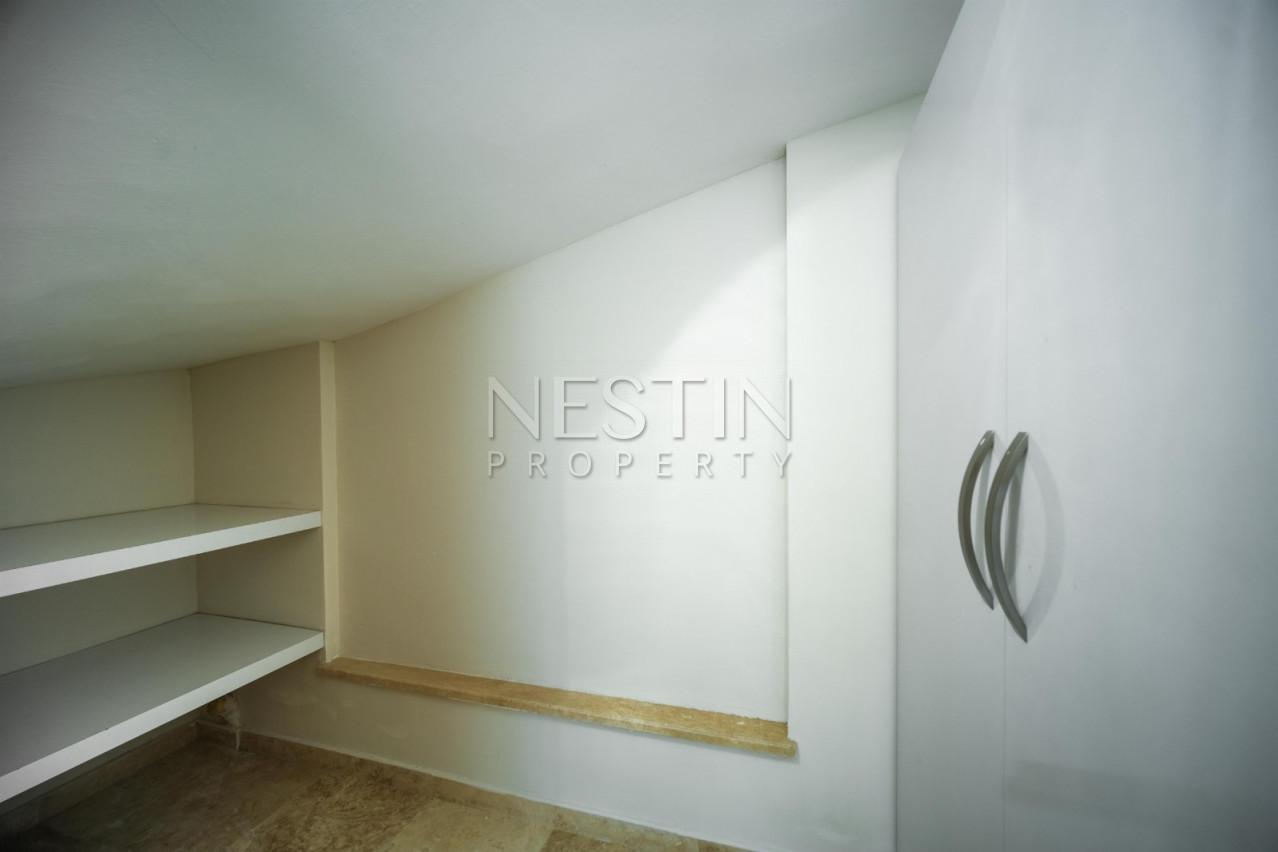 Просторная вилла 4+1 с прекрасными видовыми характеристиками в районе Бекташ в городе Аланья фото 39