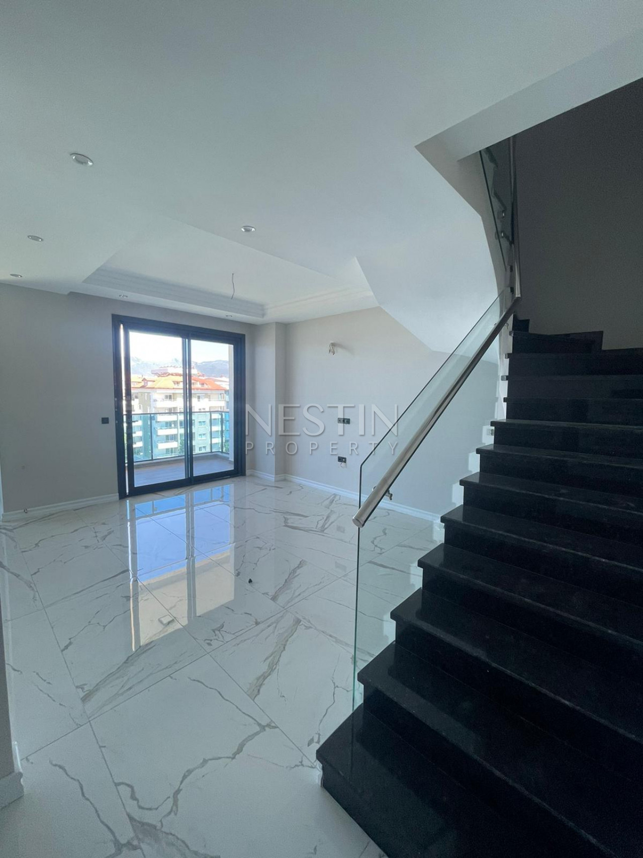 Квартира пентхаус 2+1 в новом комплексе на первой береговой линии района Кестель фото 3