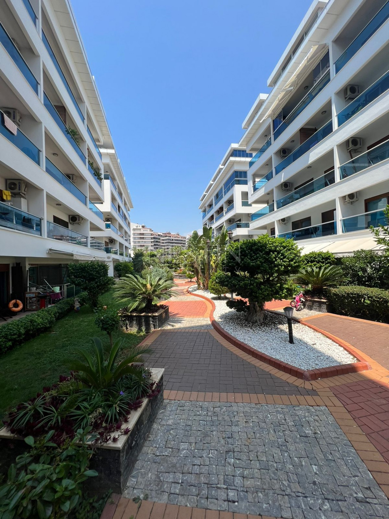 Садовый дуплекс 3+1 в уютном комплексе района Кестель фото 7