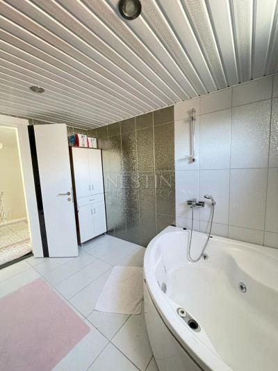 Квартира 5+1 в 150 м от моря в районе Кестель фото 12