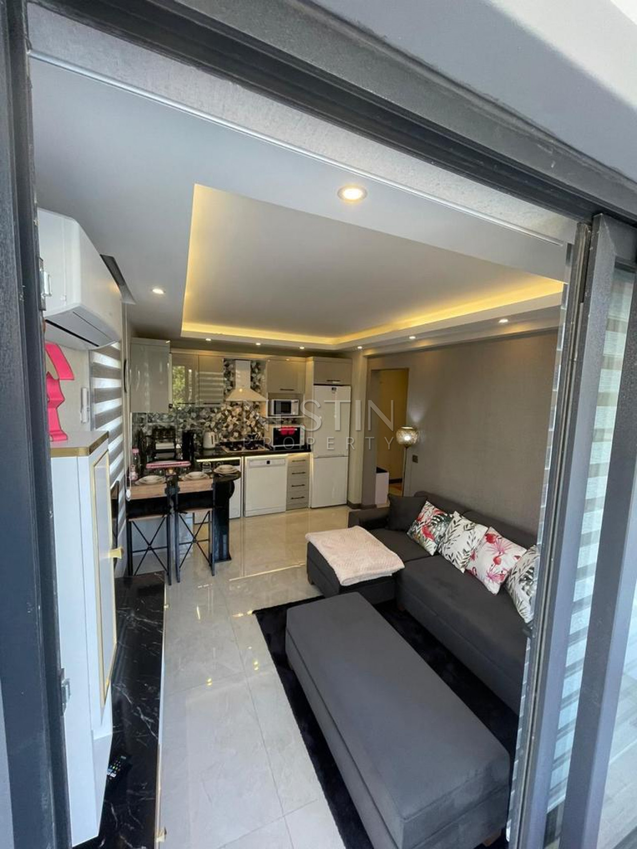 Две квартиры 1+1 в новом комплексе в центре города Аланья фото 11