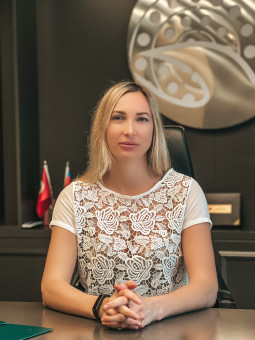 Анна Махнач