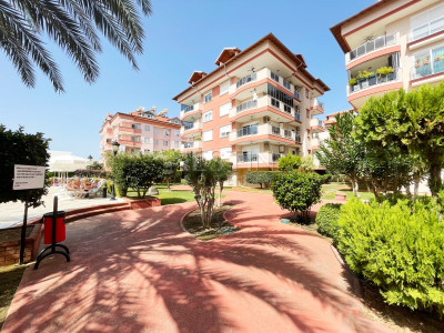 Квартира пентхаус 4+1 в районе Оба с видом на горы фото 1