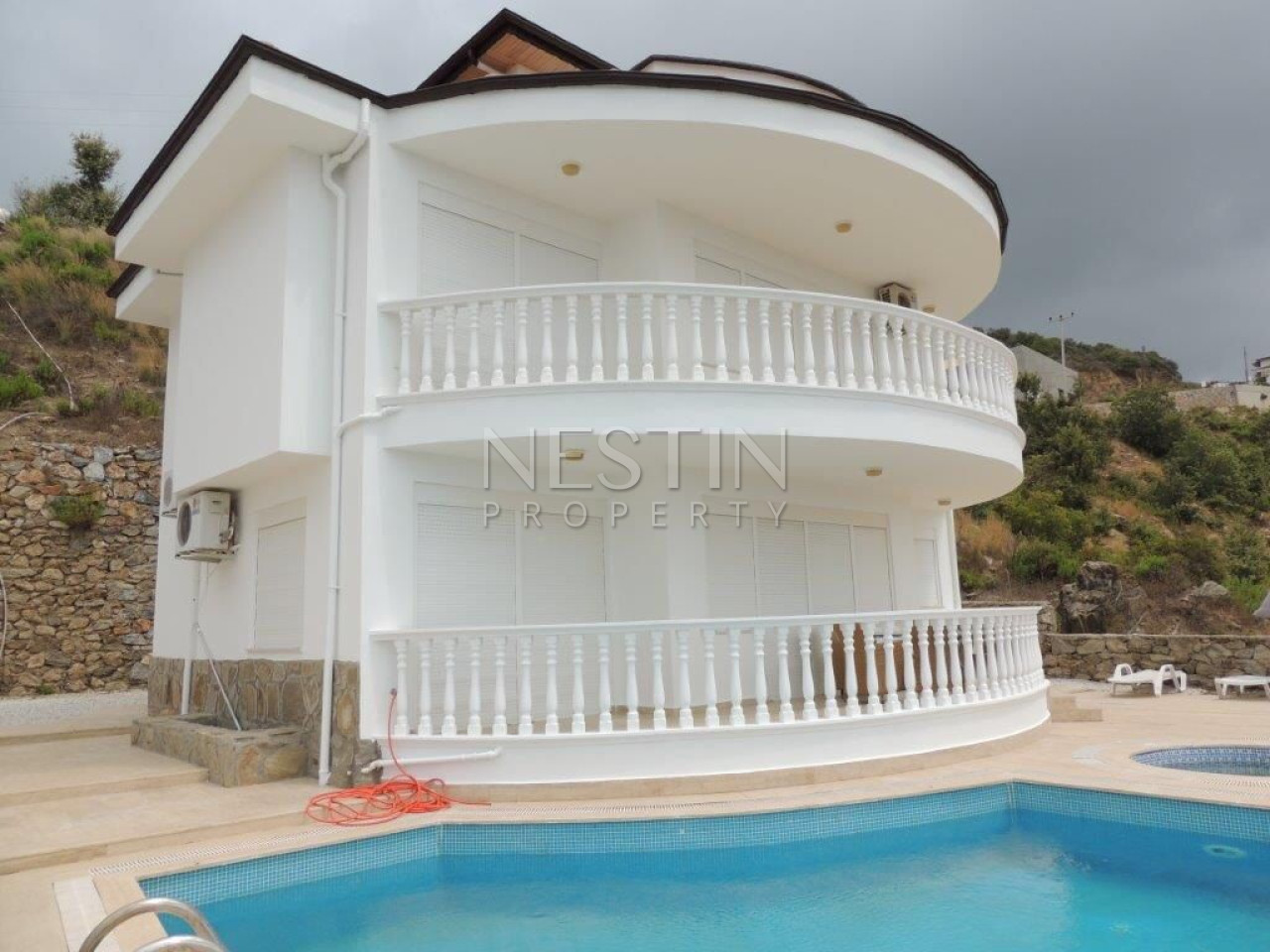 Вилла 4+1 в районе Каргыджак, в 1,5 км от Средиземного моря фото 2