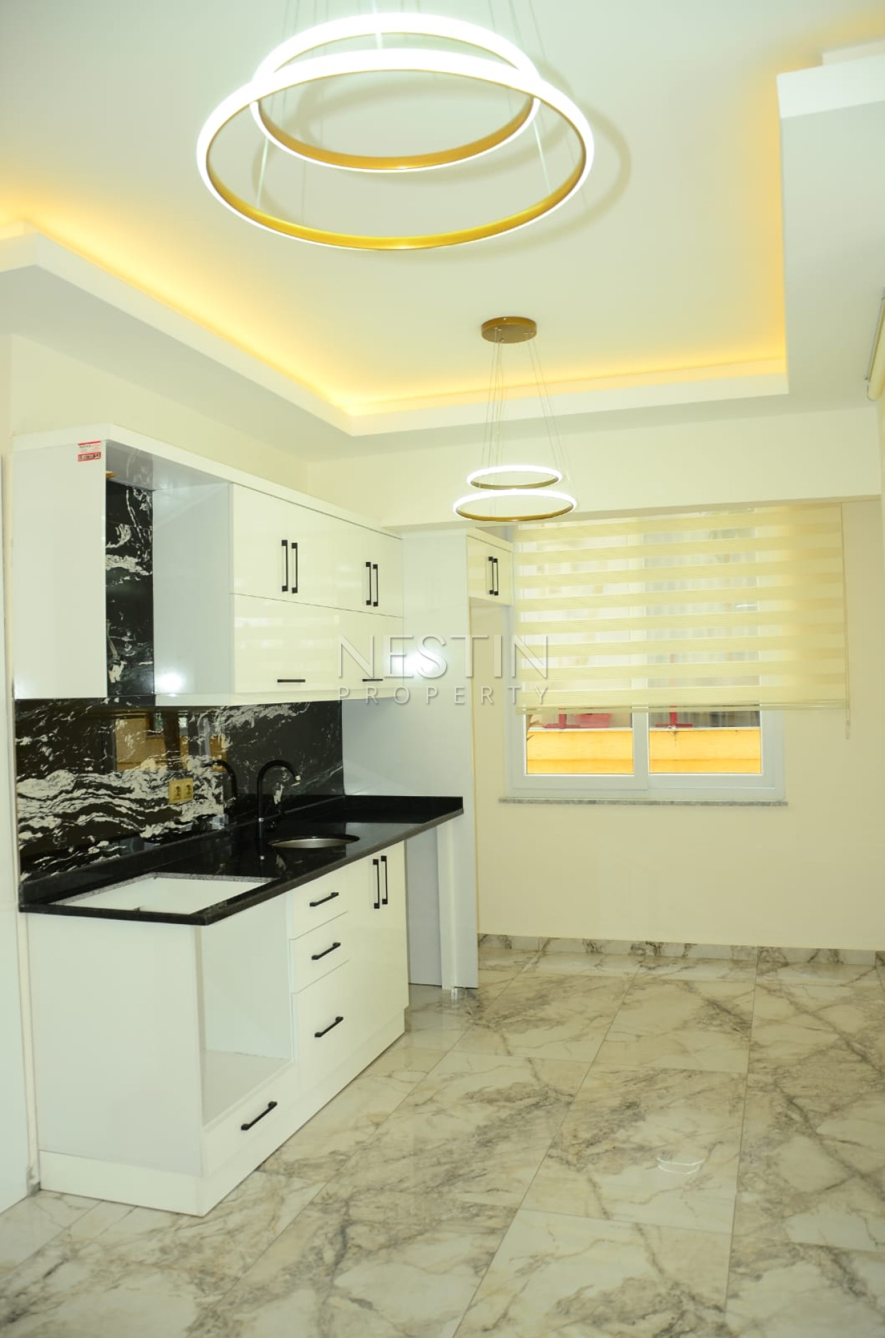 Квартира 1+1 в центре города Аланья в 50 метрах от Средиземного моря фото 3