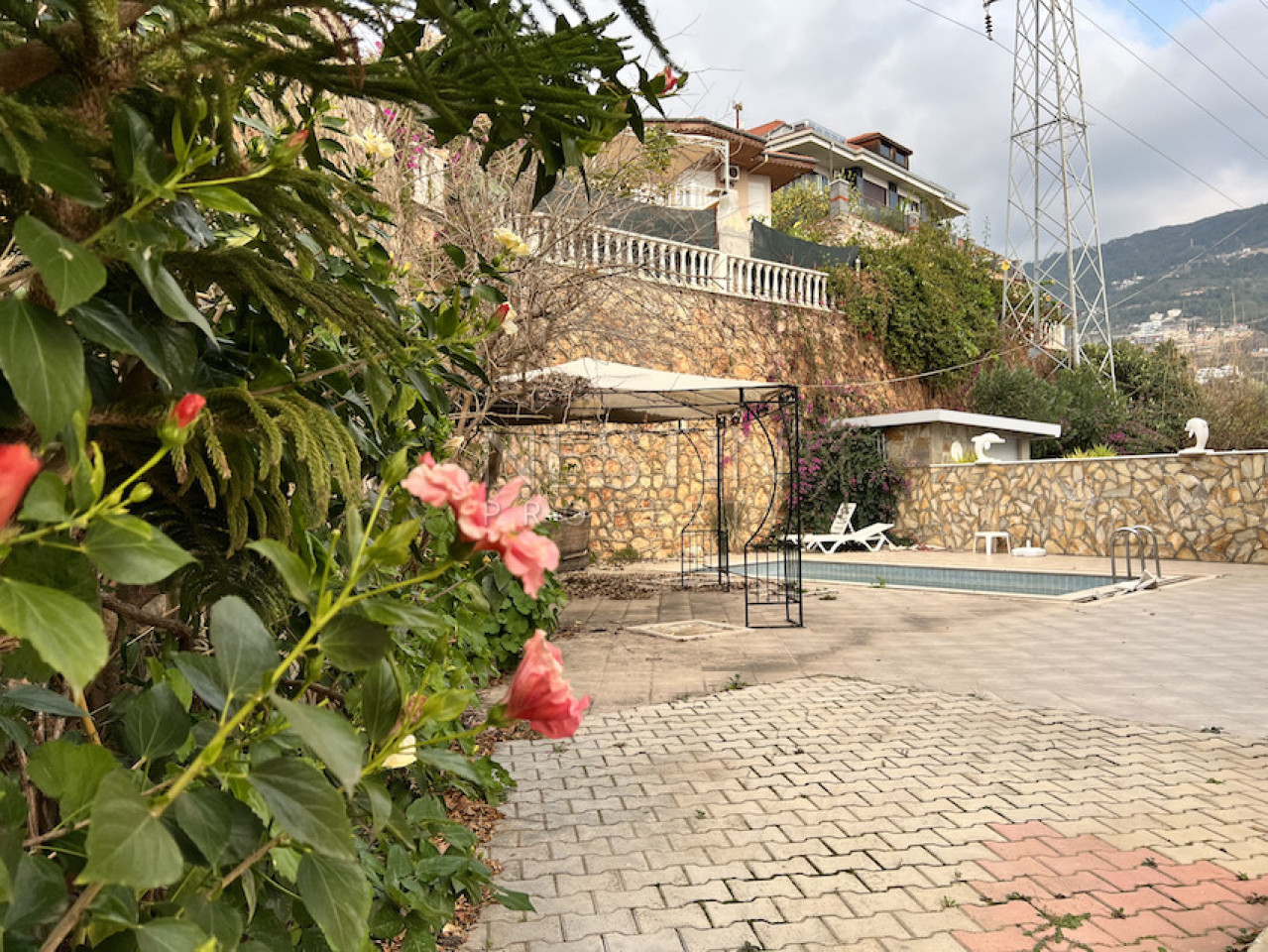 Вилла 3+2 в районе Тепе с видом на море и крепость фото 22