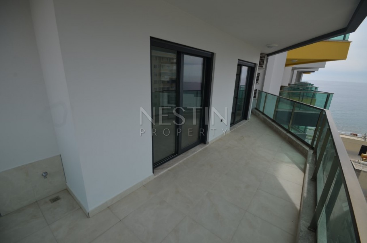 Апартаменты 2+1 в элитном жилом комплексе в Махмутларе на первой береговой линии фото 32