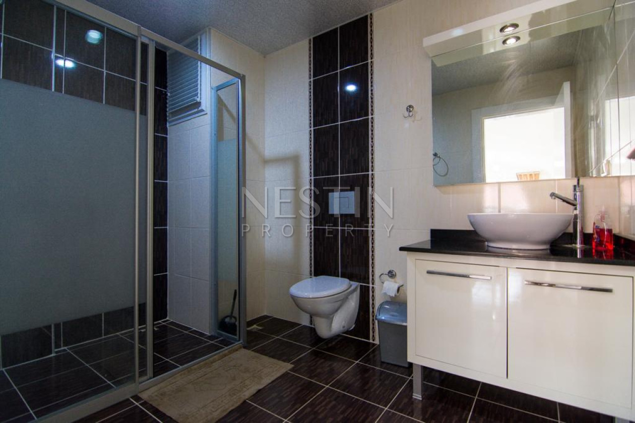 Квартира-дуплекс 3+1 в районе Кестель на первой береговой линии фото 29