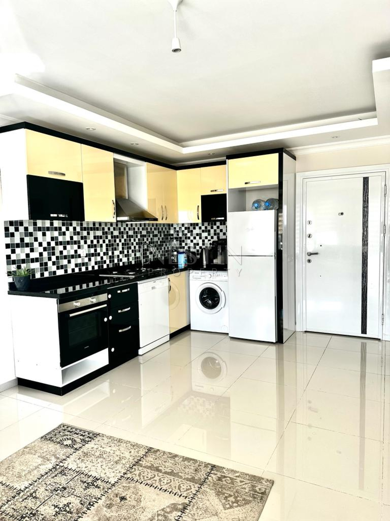 Квартира 1+1 в центре города Аланья в 300 метрах от Средиземного моря фото 2