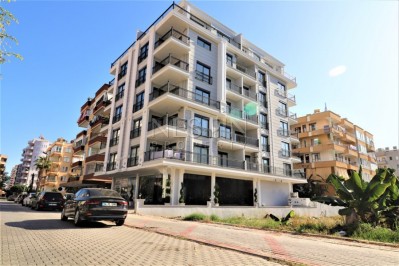 Прекрасный светлый пентхаус 2+1 в новой резиденции в центре Махмутлара фото 1