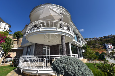 Вилла в районе Бекташ с панорамным видом на море и горы фото 2