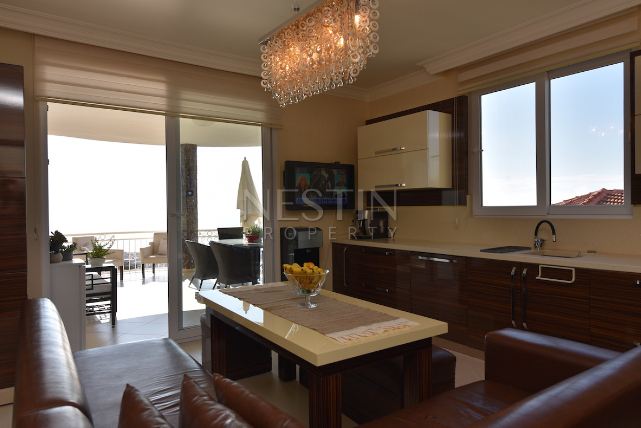 Вилла в районе Бекташ с панорамным видом на море и горы фото 7