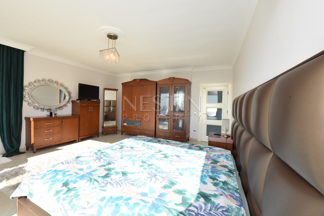 Вилла в районе Бекташ с панорамным видом на море и горы фото 25