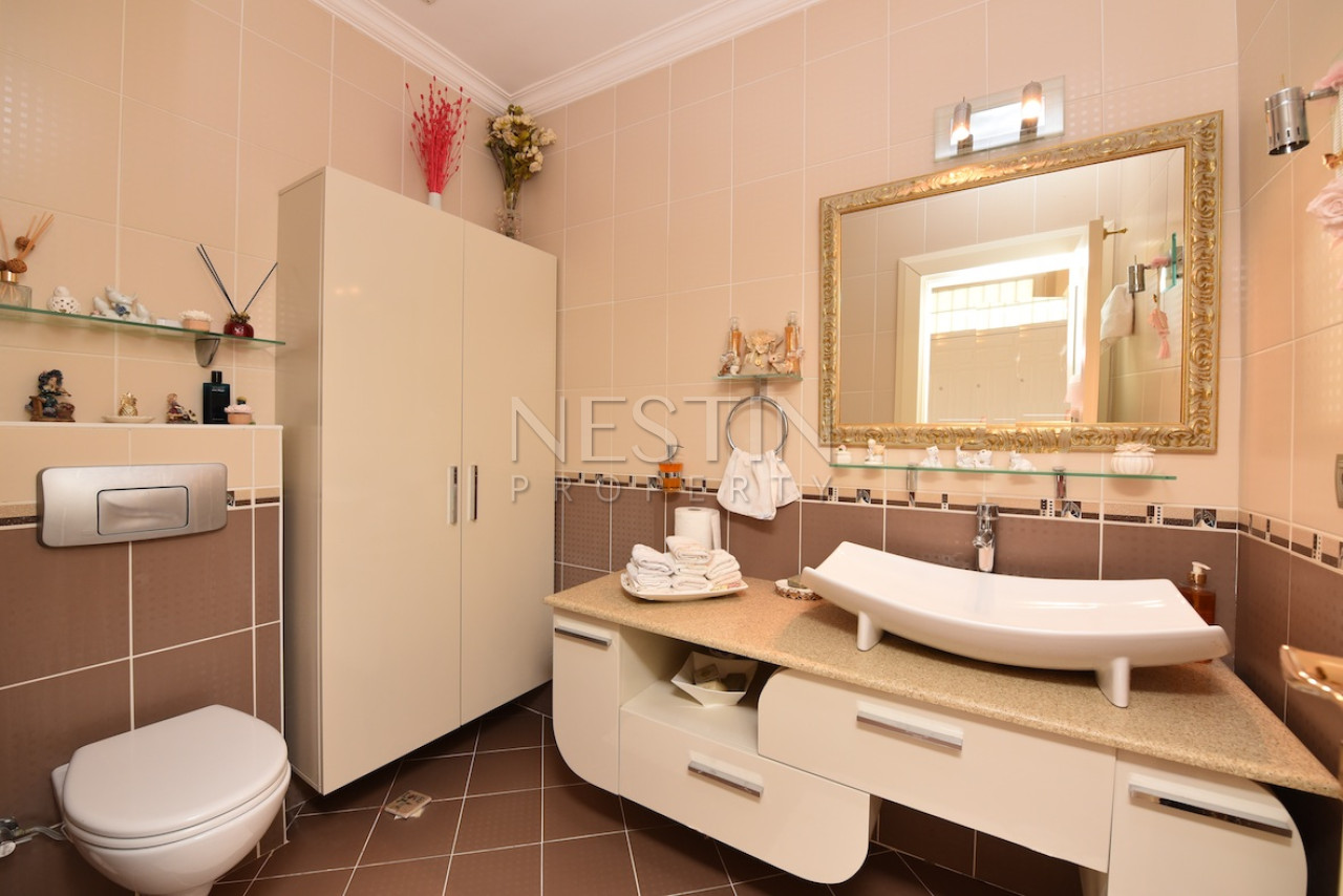 Вилла в районе Бекташ с панорамным видом на море и горы фото 45