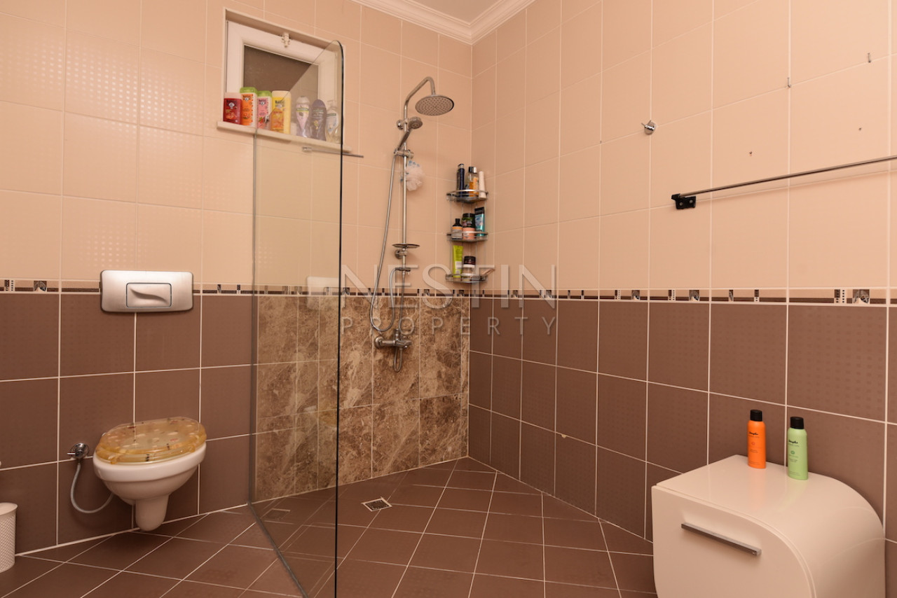 Вилла в районе Бекташ с панорамным видом на море и горы фото 46