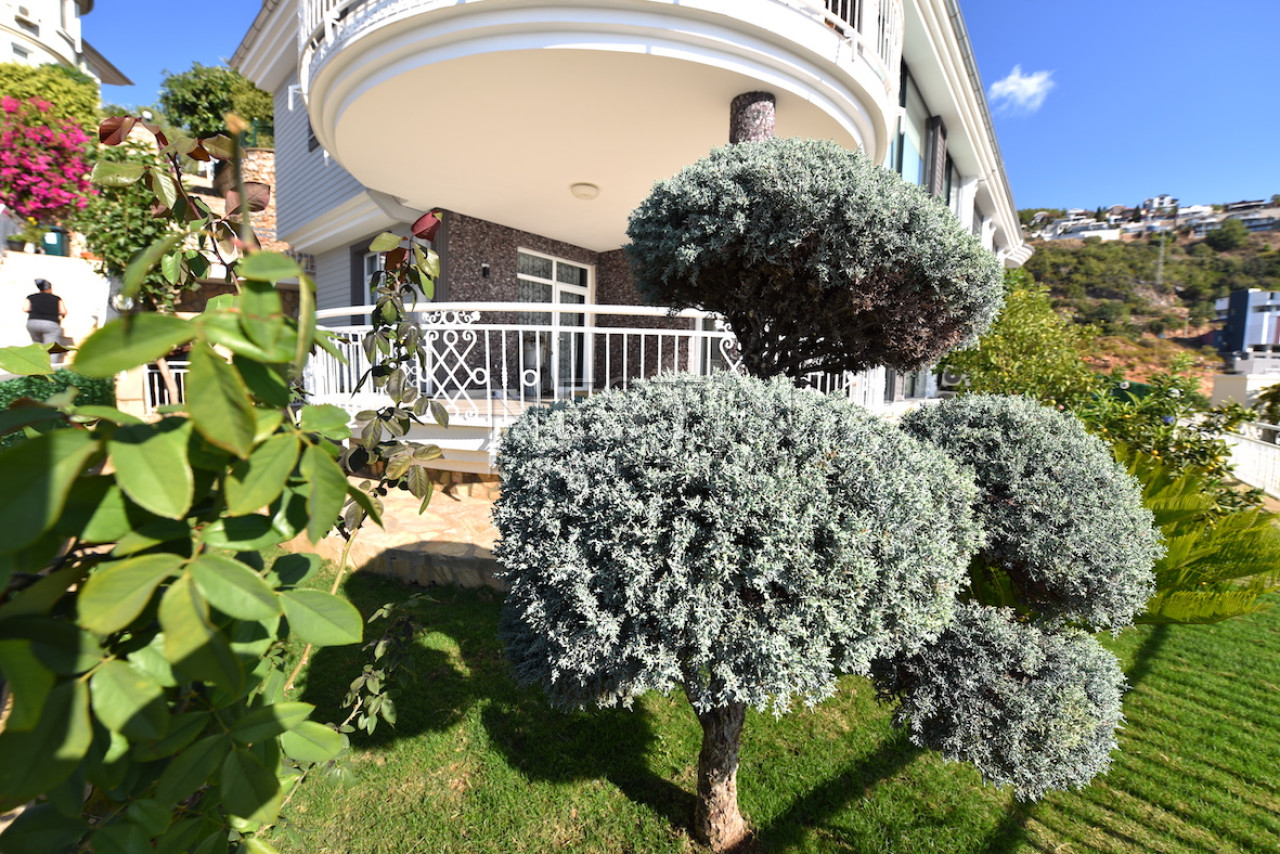 Вилла в районе Бекташ с панорамным видом на море и горы фото 51