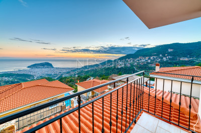 Роскошная вилла 4+1 в районе Тепе с видом на море и горы фото 30