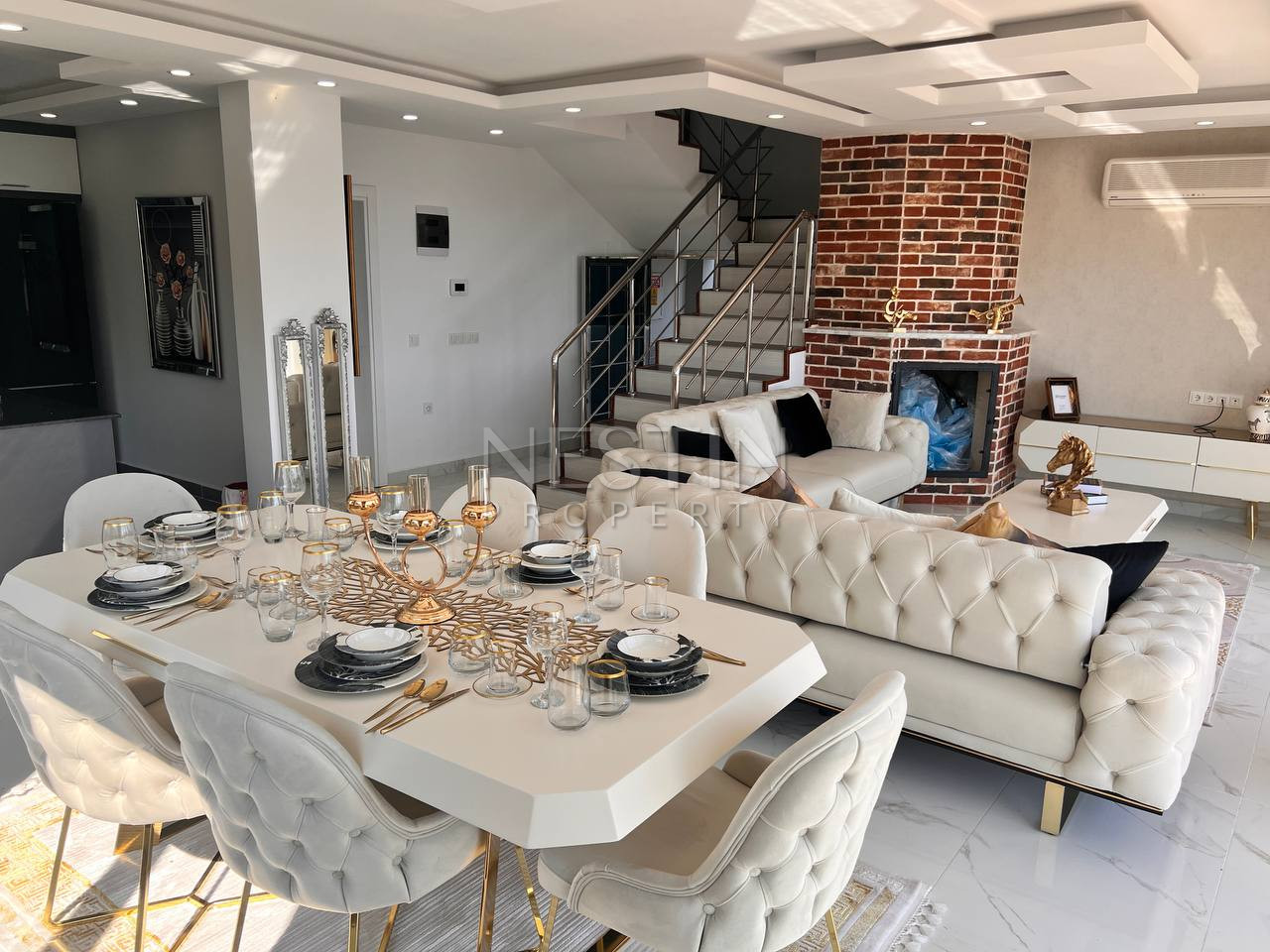 Вилла 3+1 в центре города Аланья в районе Динек с видом на море фото 5