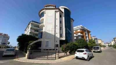 Двухуровневые апартаменты 4+1 с видом на море в уютном жилом комплексе в районе Кестель фото 4