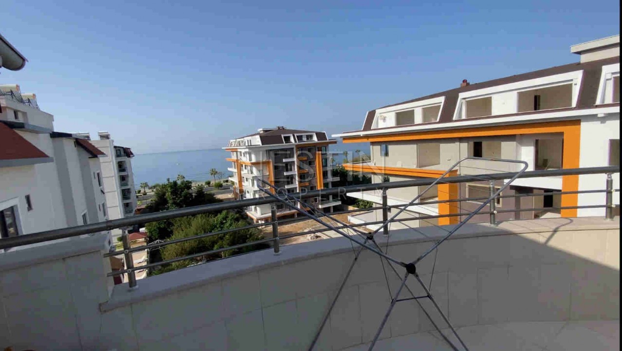 Двухуровневые апартаменты 4+1 с видом на море в уютном жилом комплексе в районе Кестель фото 23