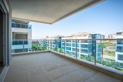 Светлые апартаменты 2+1 в элитном жилом комплексе от известного застройщика в Кестеле фото 21