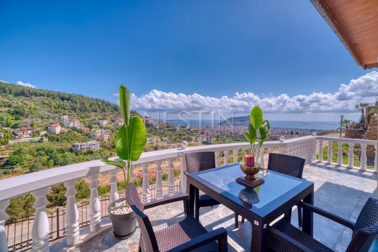 Вилла 3+1 в центре города Аланья в районе Тепе с видом на море и горы фото 23