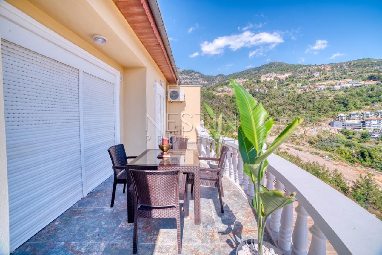 Вилла 3+1 в центре города Аланья в районе Тепе с видом на море и горы фото 24