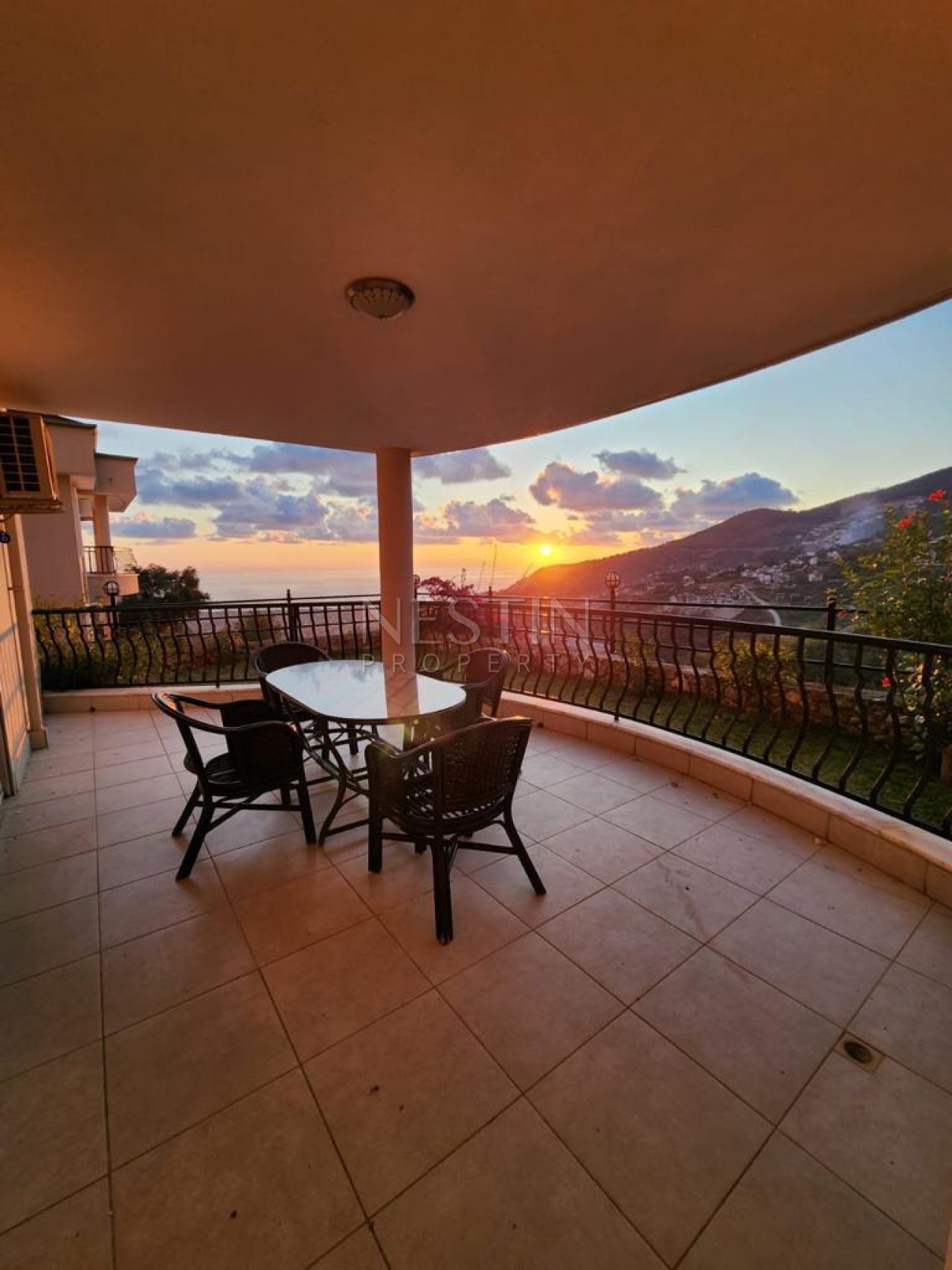 Дом 2+1 в центре города Аланья в районе Бекташ с видом на море и горы фото 12