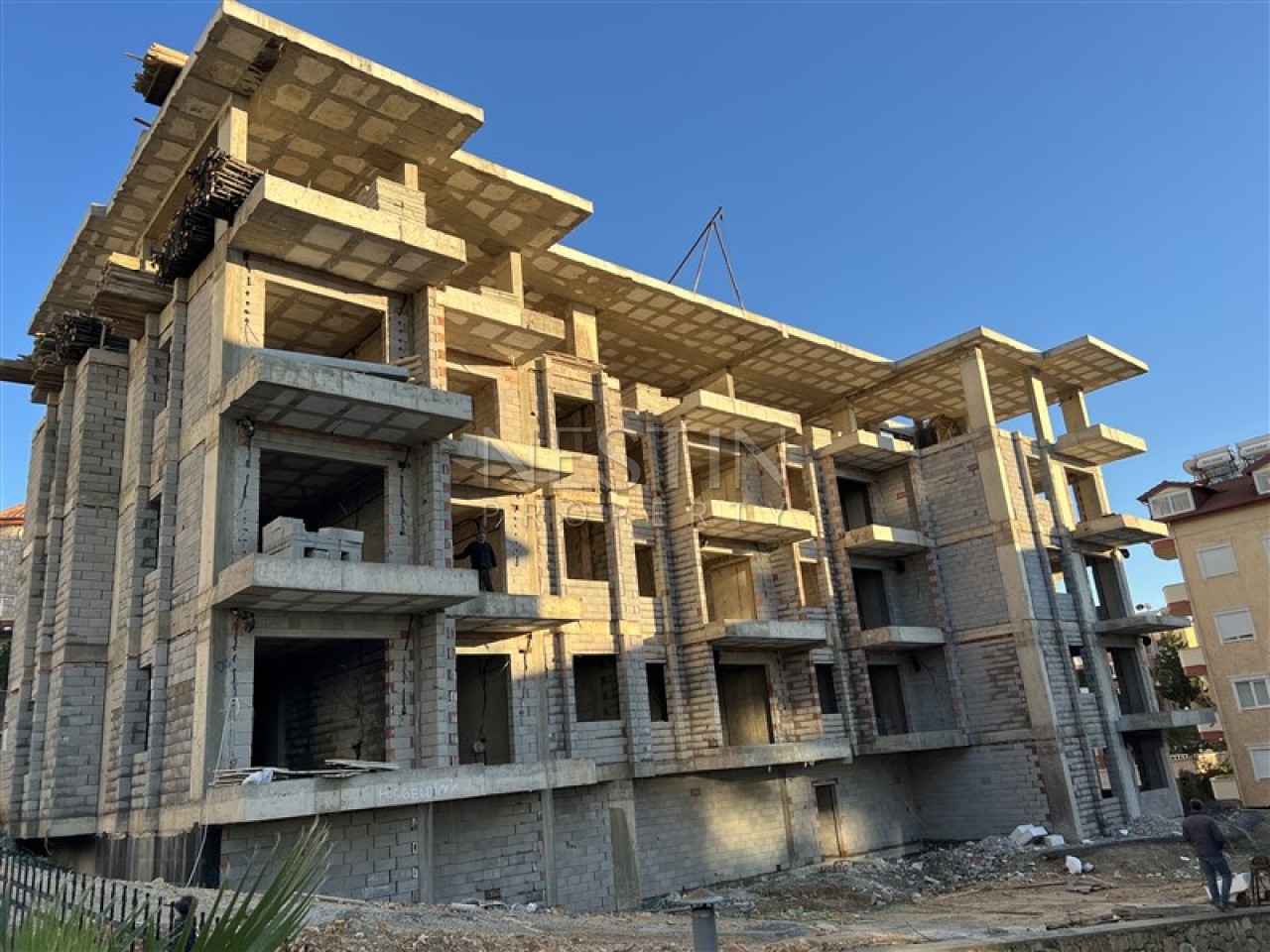 Квартира 1+1 в районе Авсаллар на стадии строительства в 800 м от Средиземного моря фото 11