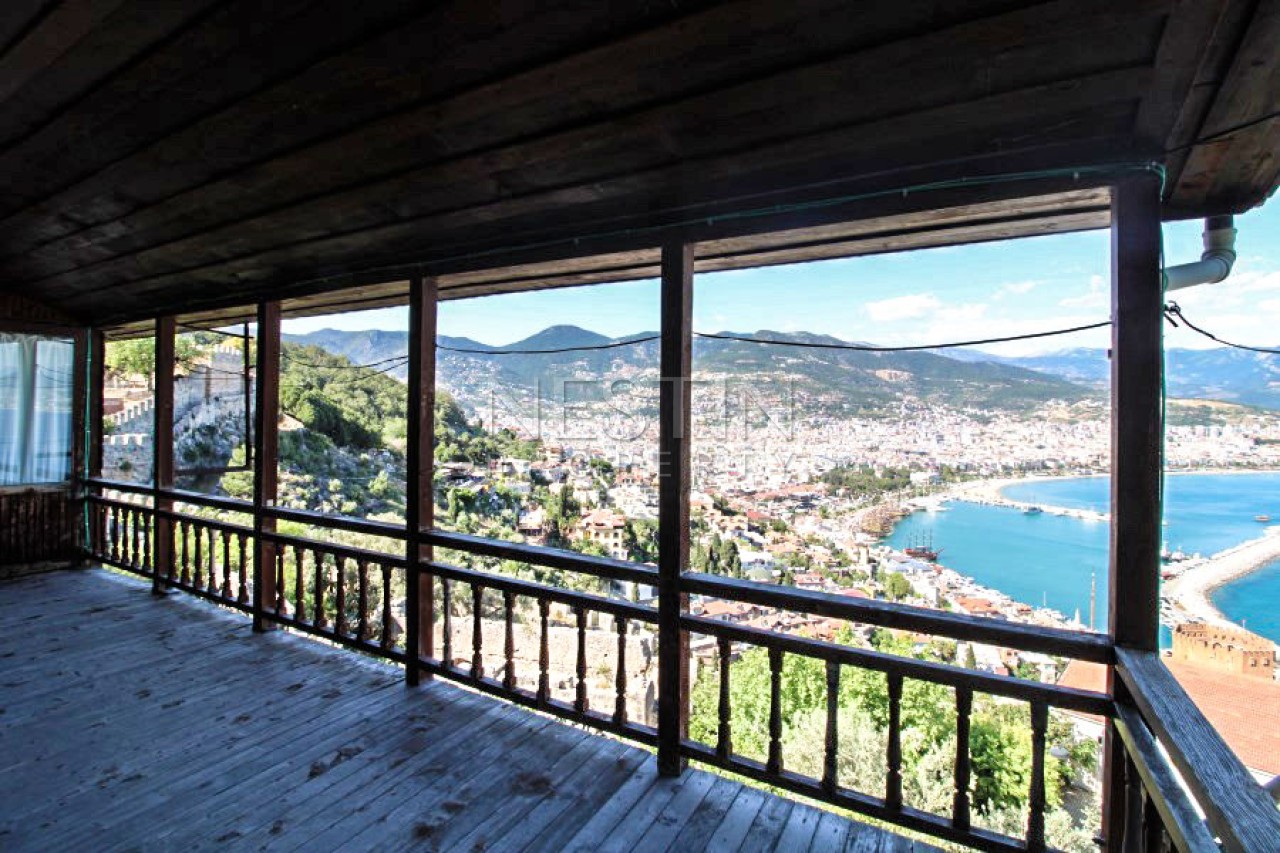 Вилла 5+1 в центре города Аланья в 250 м от Средиземного моря с видом на море и крепость фото 15