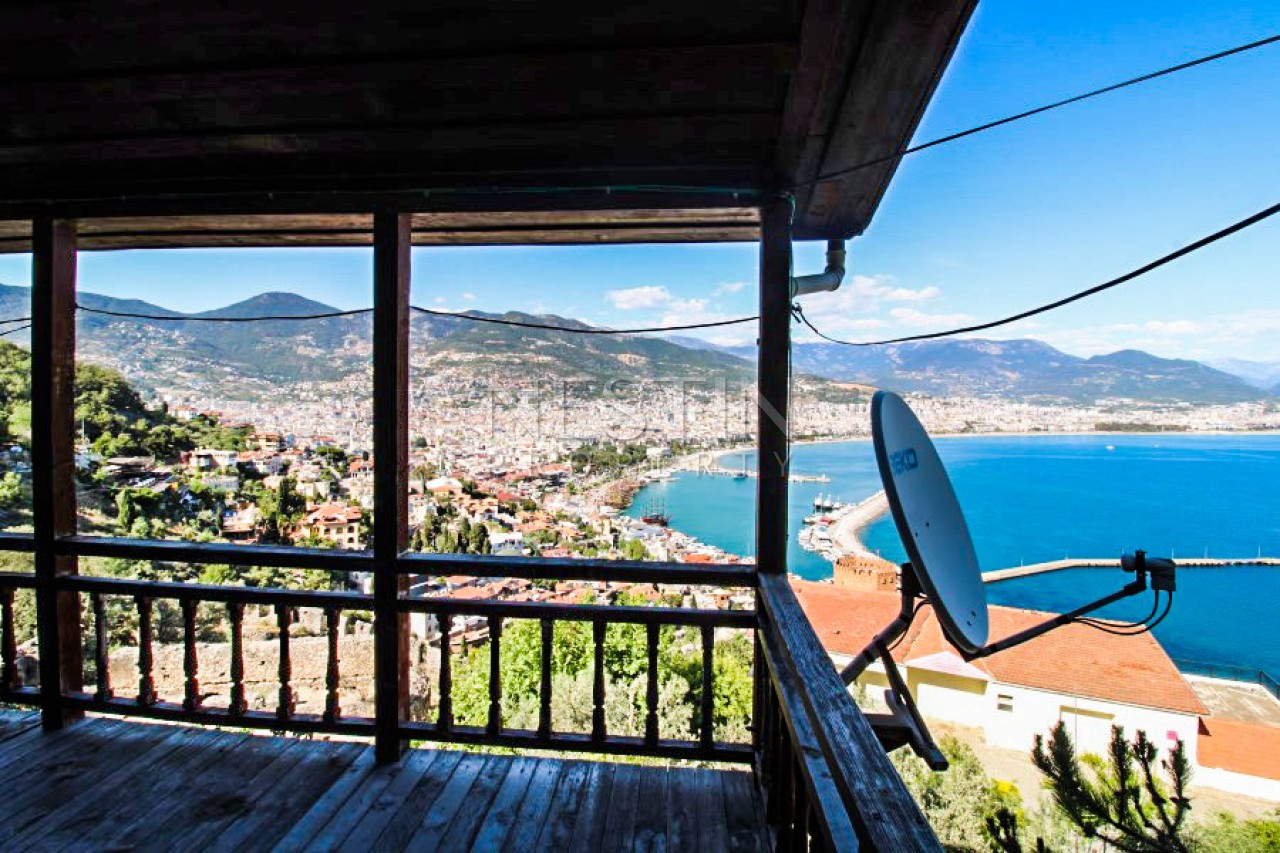 Вилла 5+1 в центре города Аланья в 250 м от Средиземного моря с видом на море и крепость фото 17