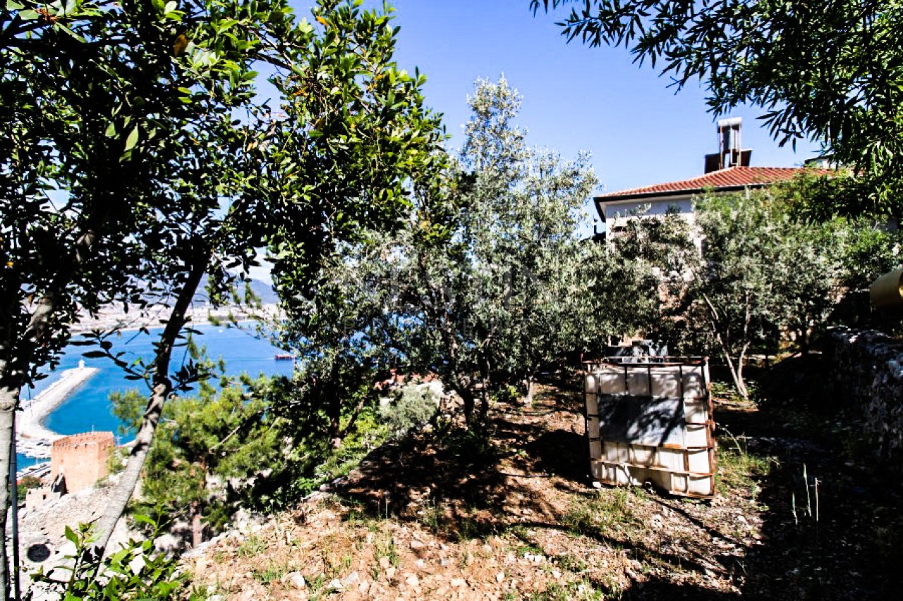 Вилла 5+1 в центре города Аланья в 250 м от Средиземного моря с видом на море и крепость фото 24