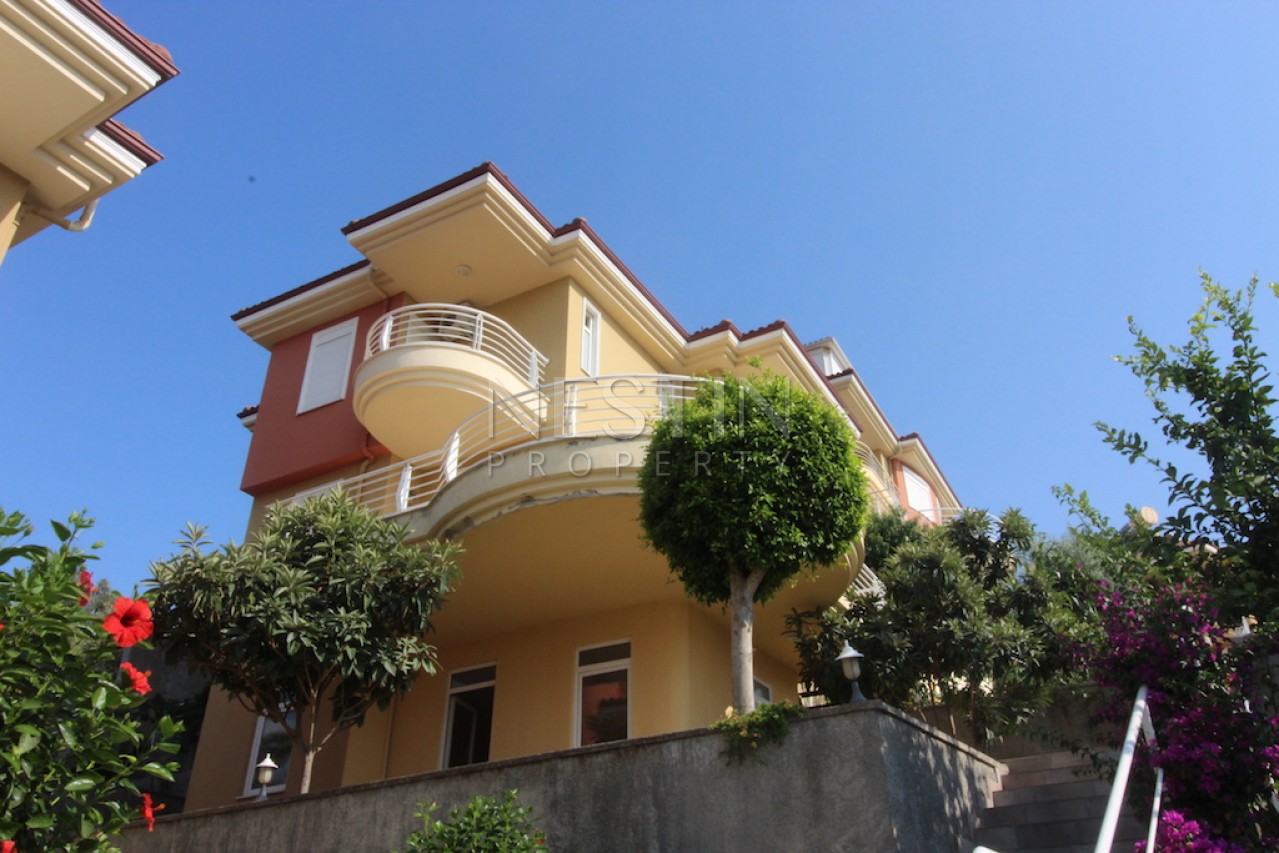 Вилла 4+1 с мебелью в закрытом комплексе с бассейном фото 3