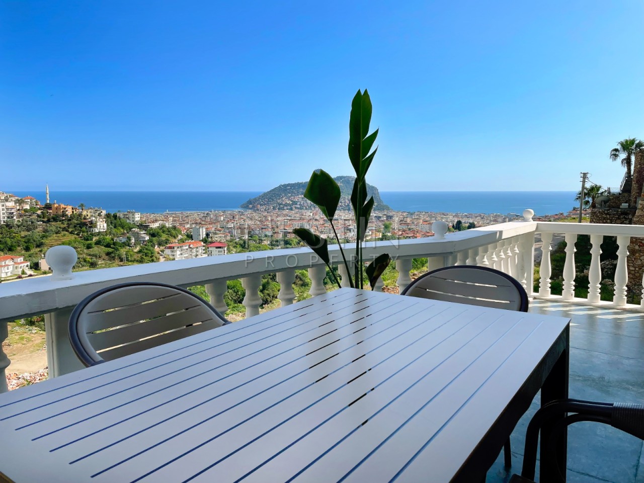 Вилла 3+1 в центре города Аланья в районе Тепе с видом на море фото 20