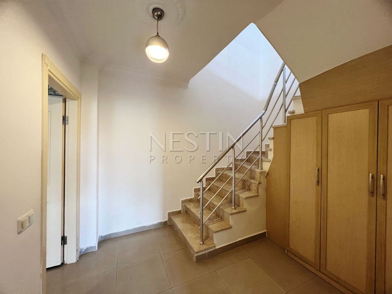 Вилла 3+1 в центре города Аланья в районе Тепе с видом на море фото 2