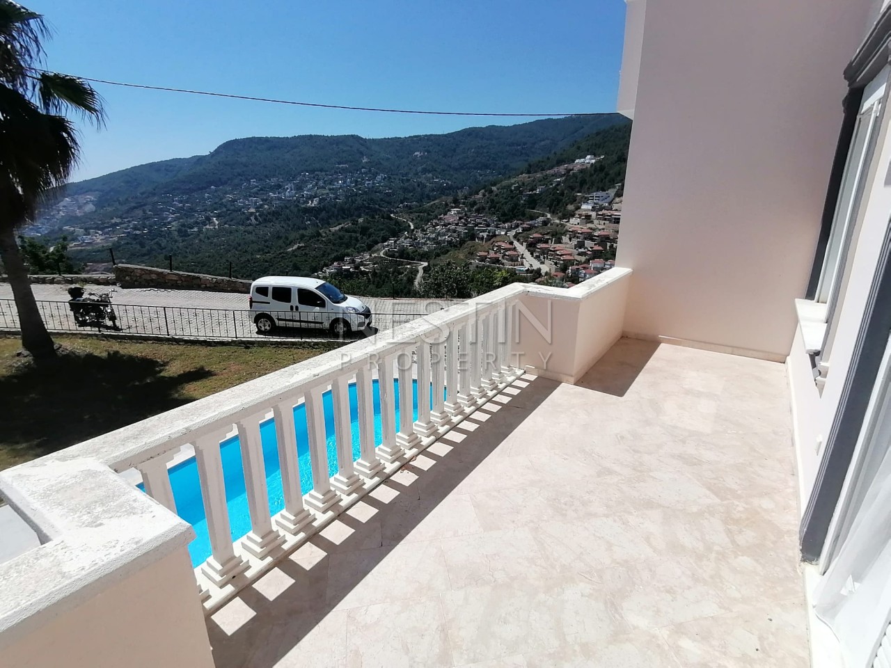 Вилла 6+2 в городе Аланья в районе Бекташ с видом на горы и море фото 29