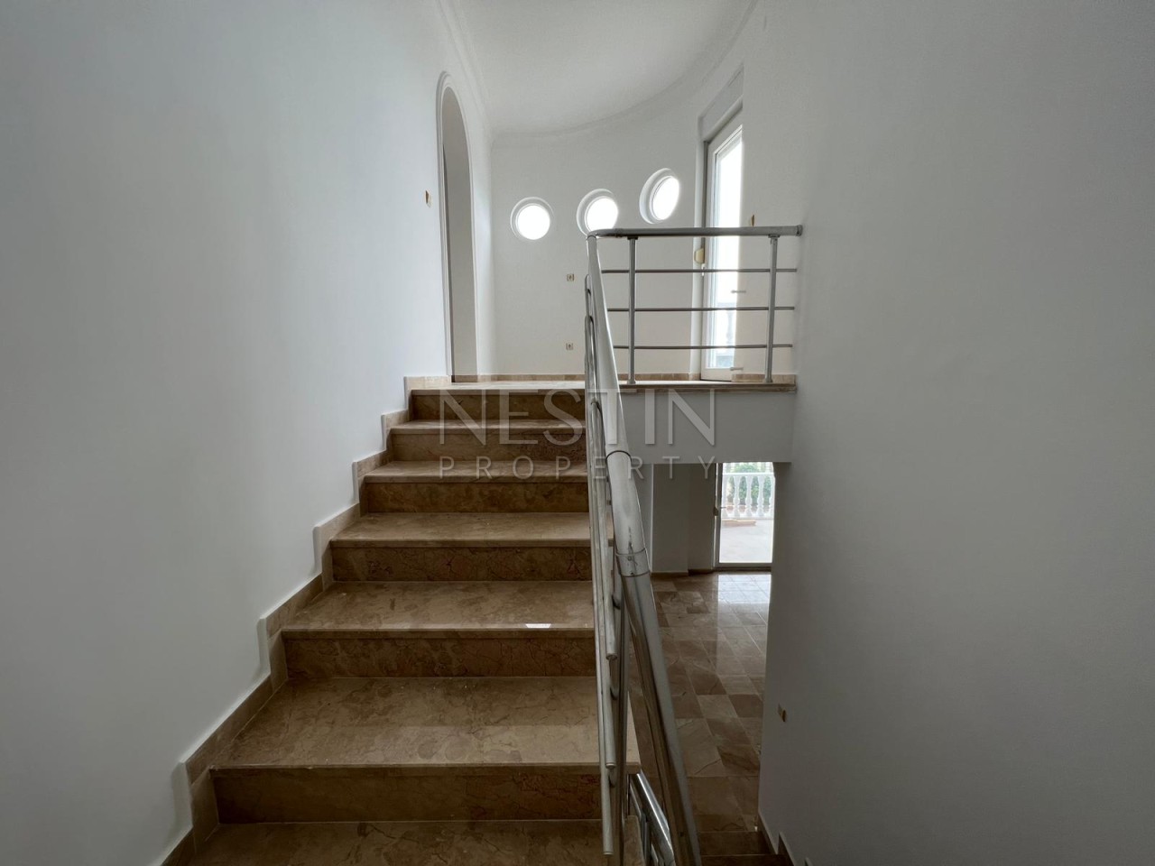 Вилла 3+1 в центре города Аланья в районе Тепе с видом на море фото 17