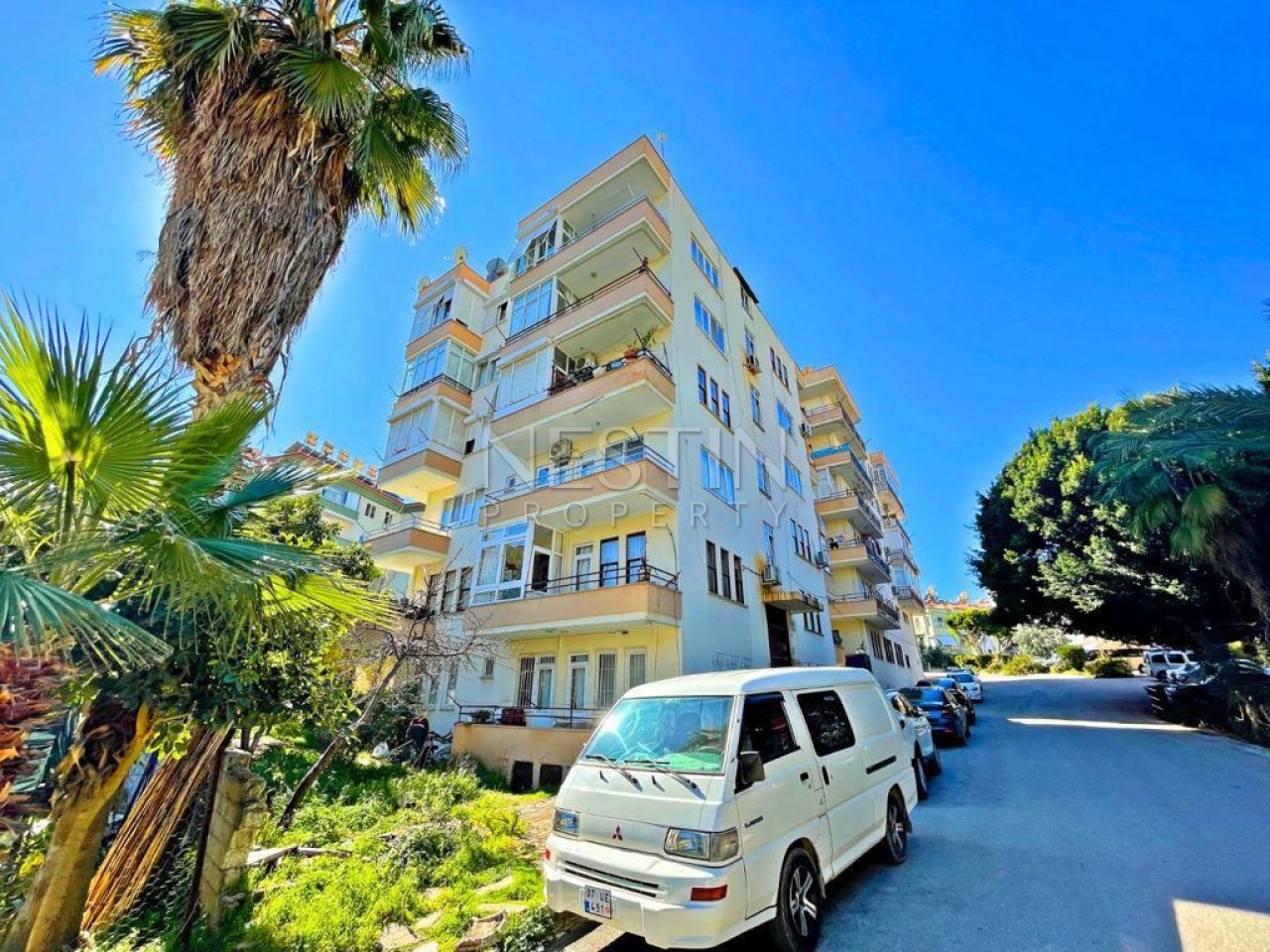 Квартира 2+1 в центре города Аланья в 1500 м от Средиземного моря. фото 1