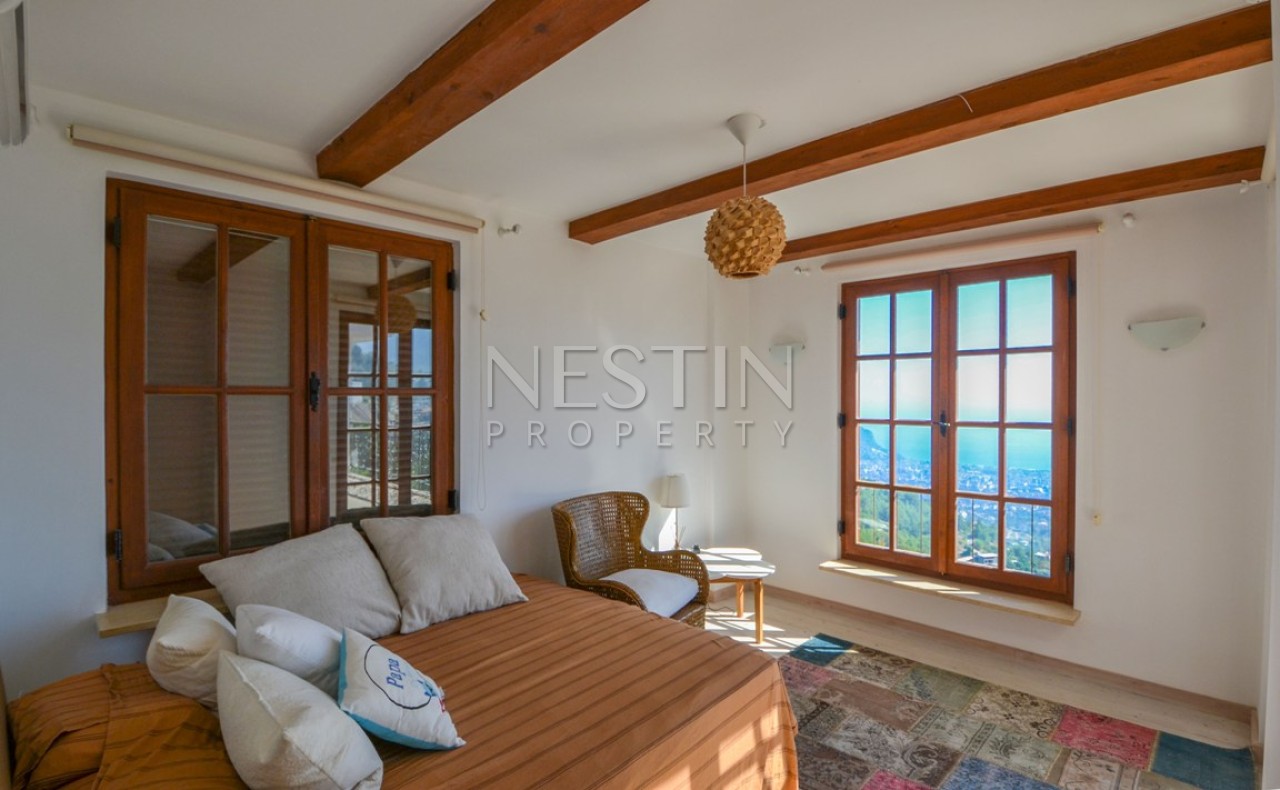 Вилла 5+2 в центре города Аланья в районе Бекташ с видом на море и горы фото 18