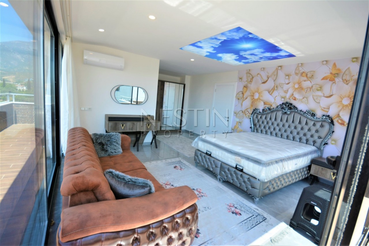 Просторный красивый пентхаус 3+1 в новой резиденции в Махмутларе фото 13