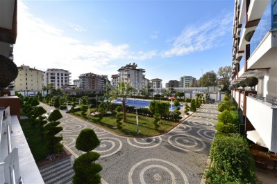 Двухуровневая квартира 2+1 с выходом в сад в Кестеле с мебелью фото 2