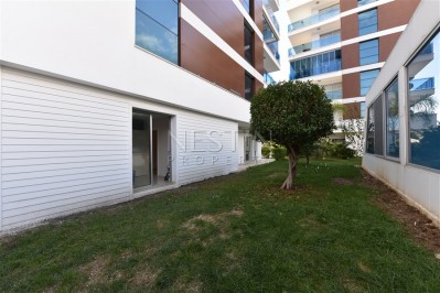 Двухуровневая квартира 2+1 с выходом в сад в Кестеле с мебелью фото 8