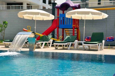 Квартира 2+1 с новой мебелью в районе Кестель в 100 метрах от моря фото 5