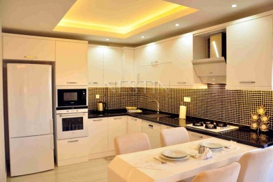 Квартира 2+1 с новой мебелью в районе Кестель в 100 метрах от моря фото 15