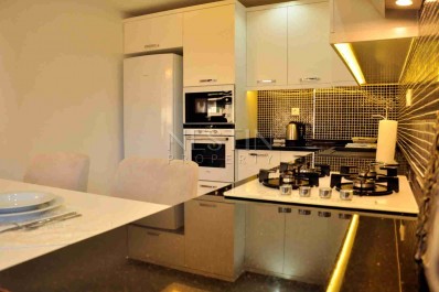 Квартира 2+1 с новой мебелью в районе Кестель в 100 метрах от моря фото 17