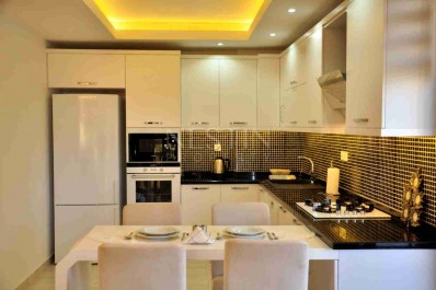 Квартира 2+1 с новой мебелью в районе Кестель в 100 метрах от моря фото 16