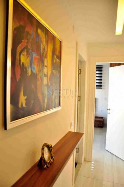 Квартира 2+1 с новой мебелью в районе Кестель в 100 метрах от моря фото 10